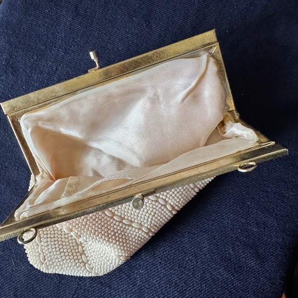 Elegant Cream Beaded Clutch - Picture 3 of 3